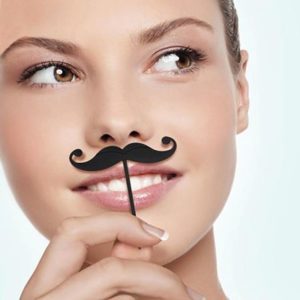 Почему возникают усики над верхней губой и как от них избавиться?